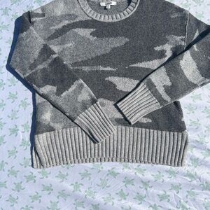 XS Splendid Gray Camouflage Sweater